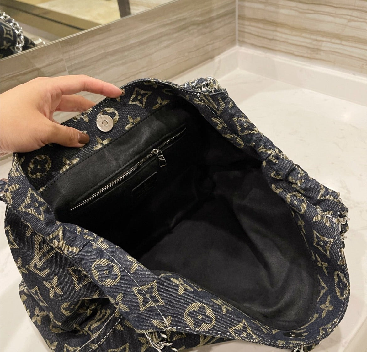 Woman New LV shoulder handbag