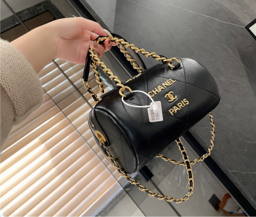 Chanel woman handbag