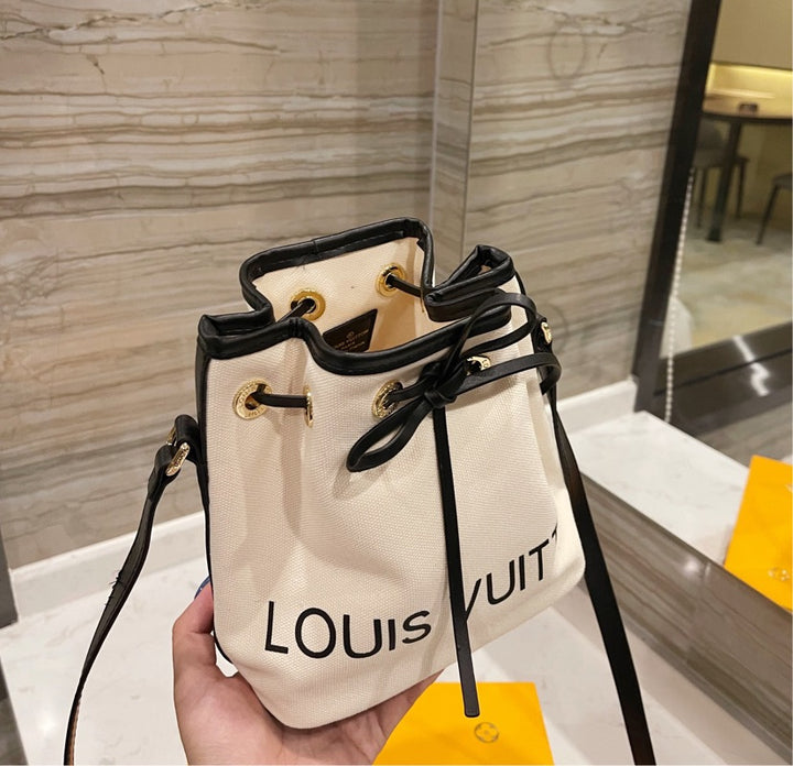 LV woman handbag