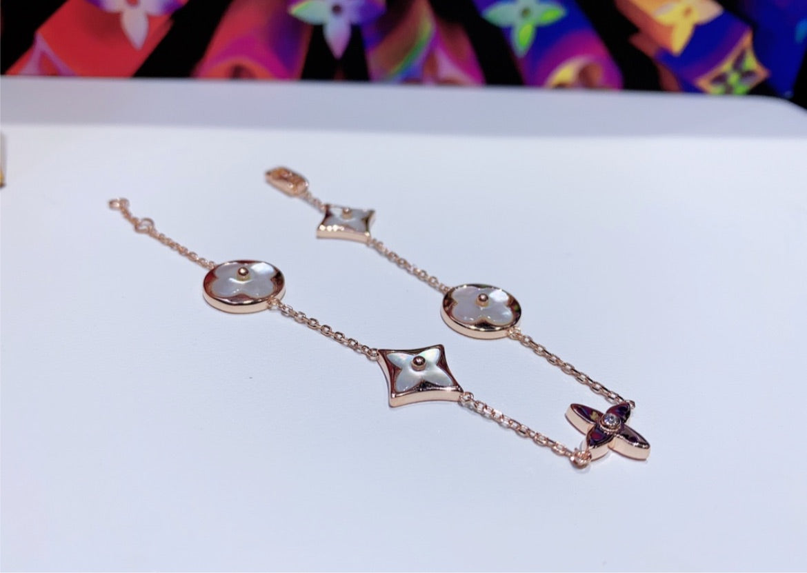 LV new woman bracelet