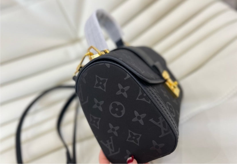 New Black Louis Vuitton woman handbag