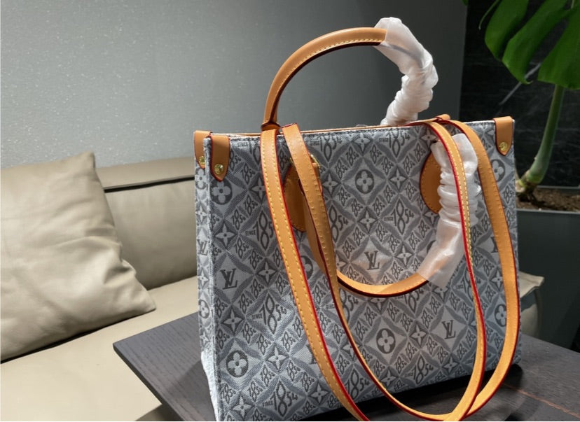 Grey LV woman large Tote