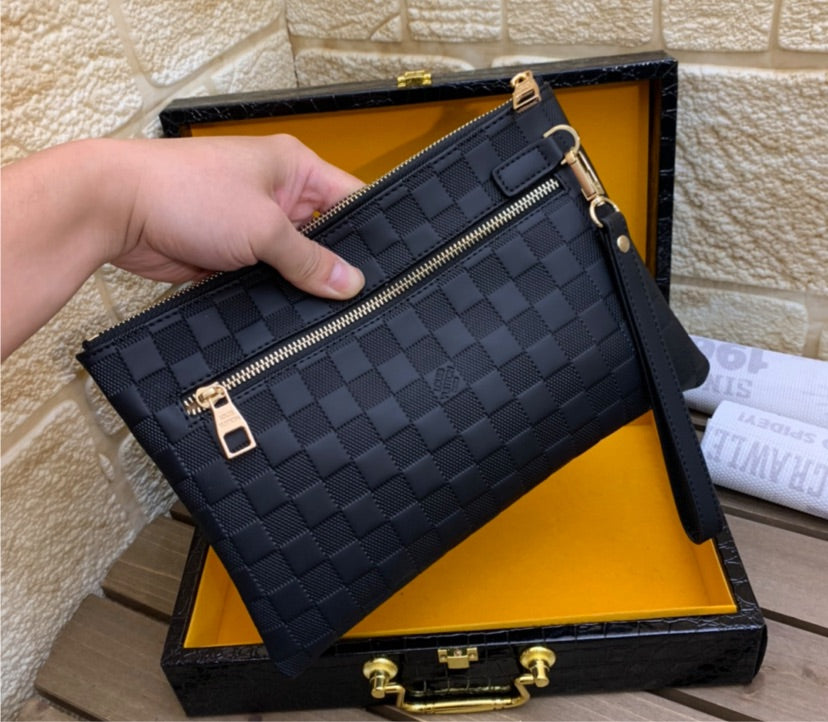 LV woman clutch
