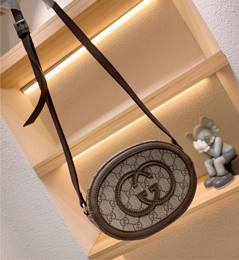 Gucci crossbody /shoulder handbag