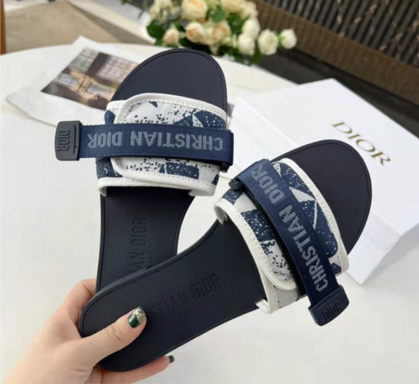Woman Dior sandals