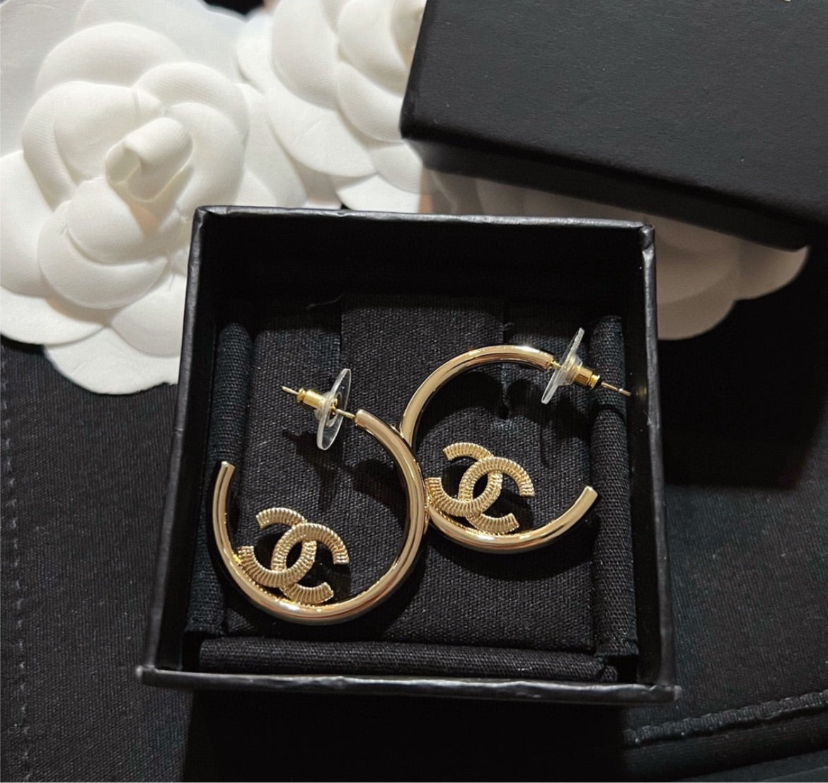 Chanel hoop new woman earring