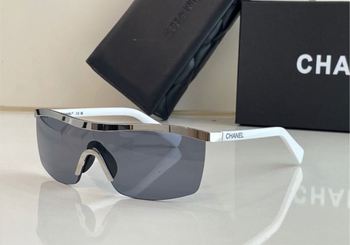 New woman (23) Chanel sunglasses
