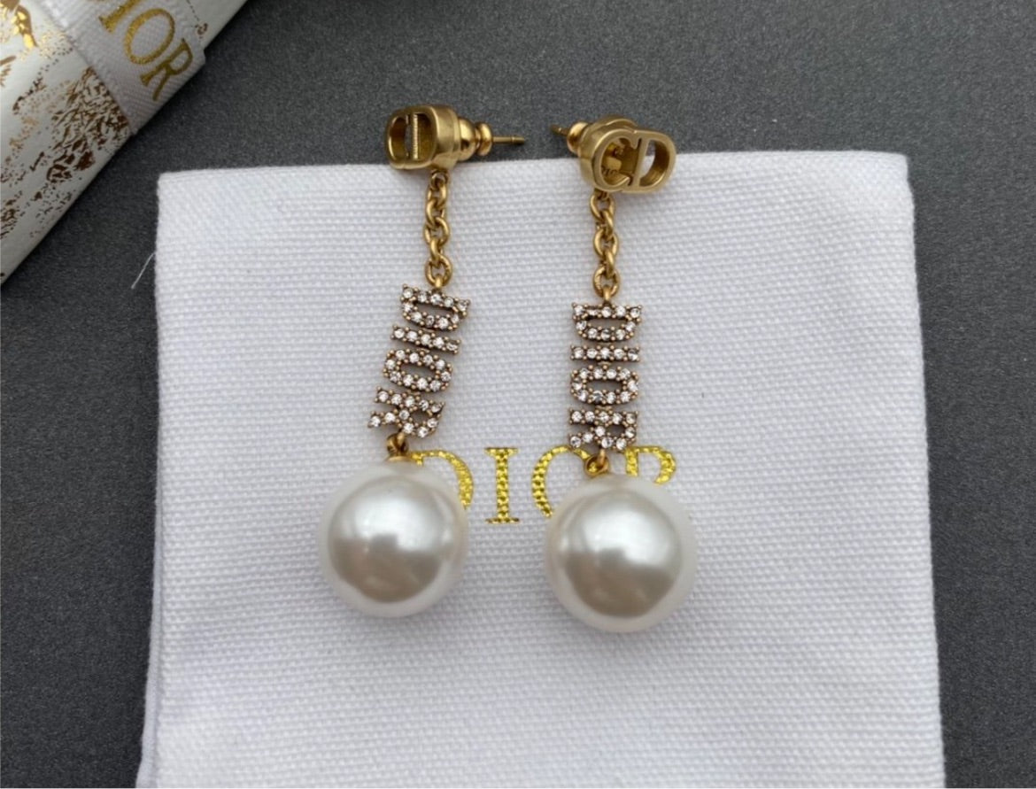 New Dior woman earring