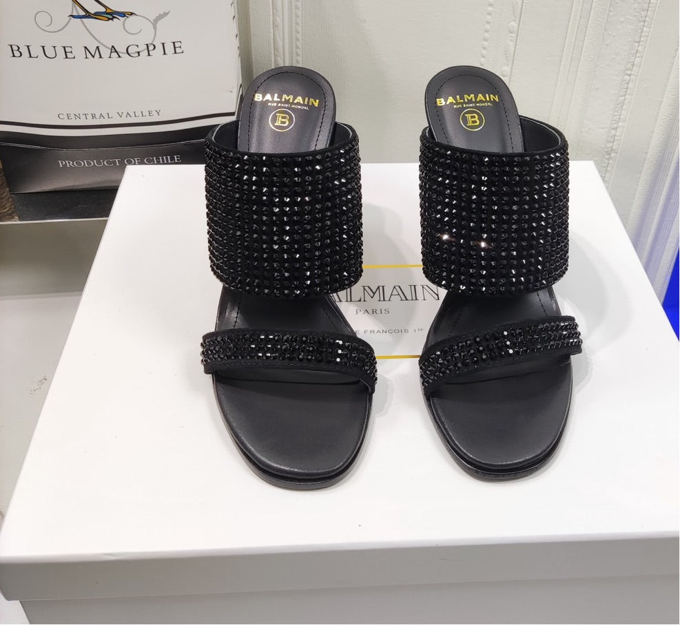 New black Balmain heel