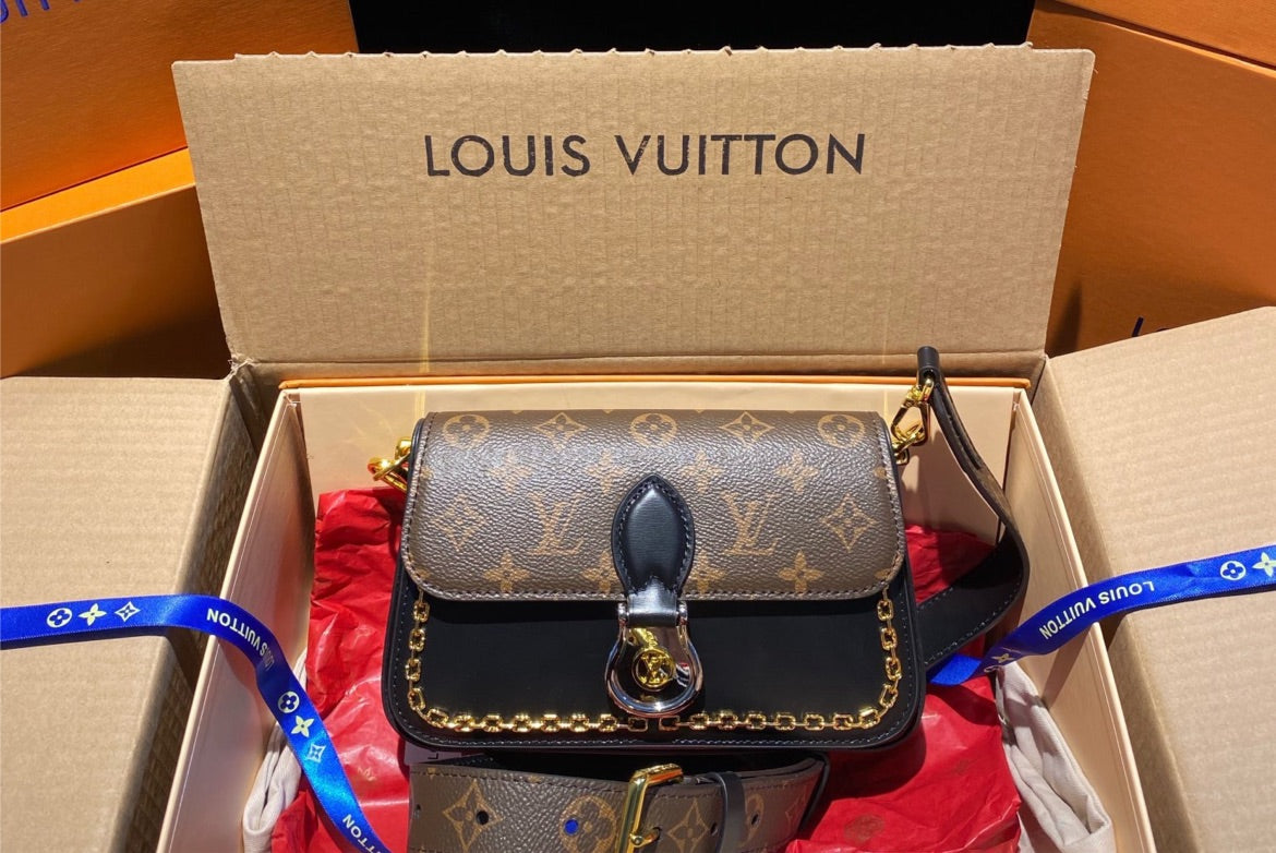 New Louis Vuitton woman shoulder bag