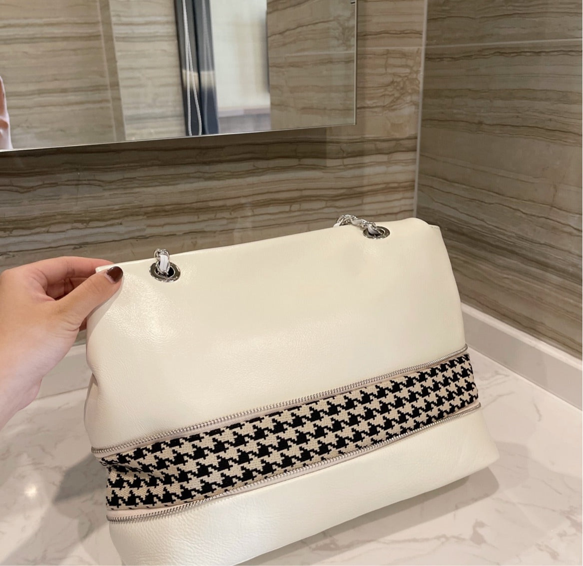 woman shoulder handbag