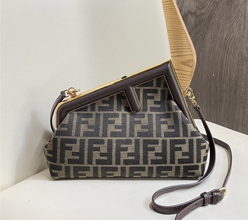 New fendi 2021 ladies shoulder Handbag