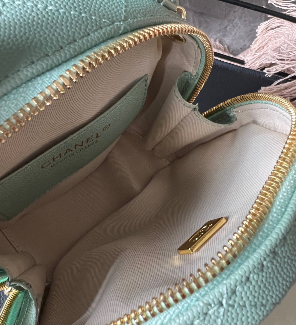 New woman CC (Chanel ) crossbody/shoulder bag