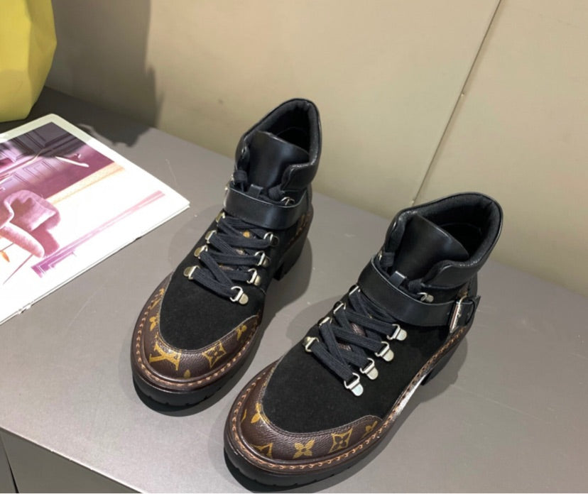 Low cut LV woman boots