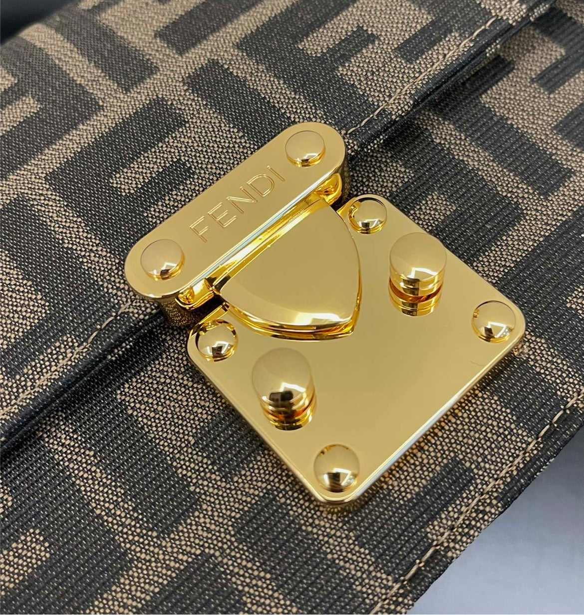 Brown woman Fendi shoulder handbag