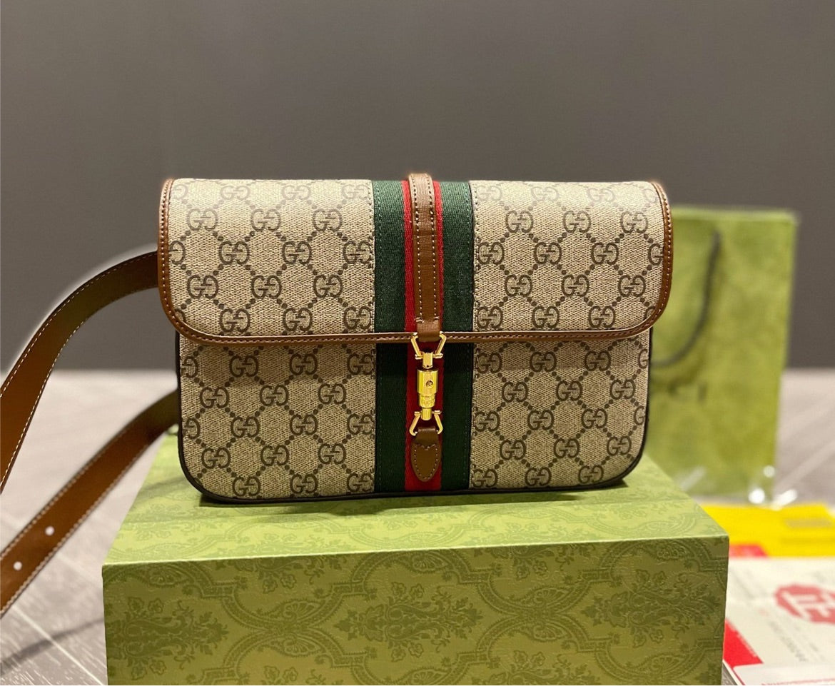Gucci crossbody woman