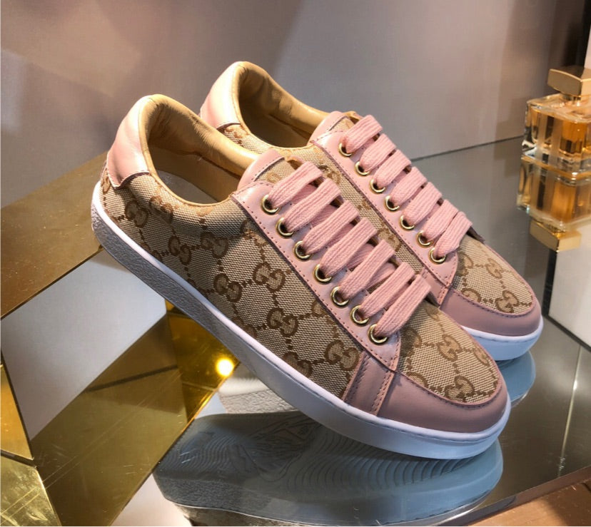 Gucci woman low cut sneakers