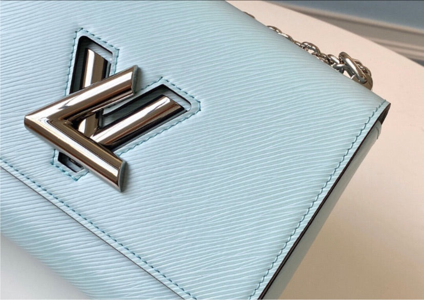 Woman new LV crossbody/shoulder handbag