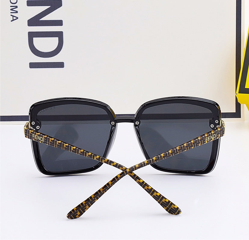 New Fendi woman sunglasses