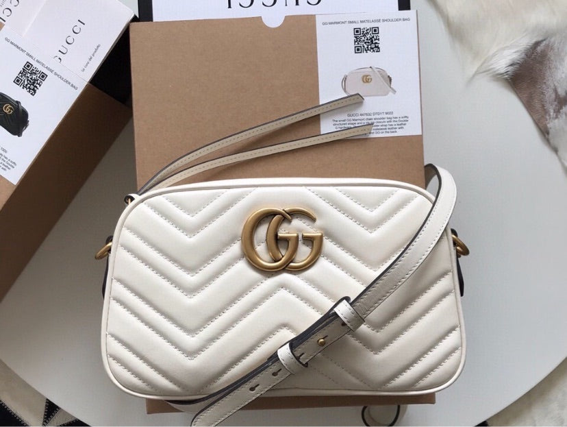 Woman Gucci shoulder handbag