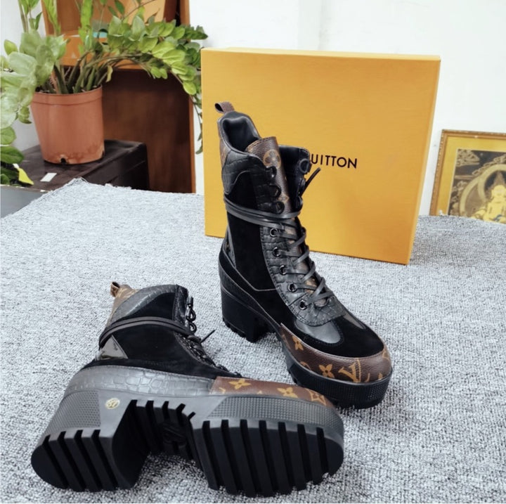 Mid size LV woman boots