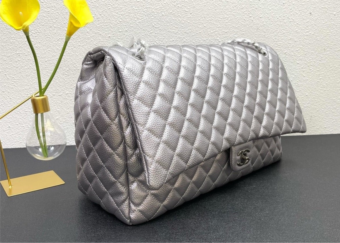 Chanel woman large handbag