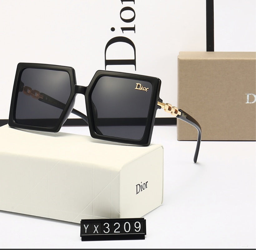 Dior woman shades
