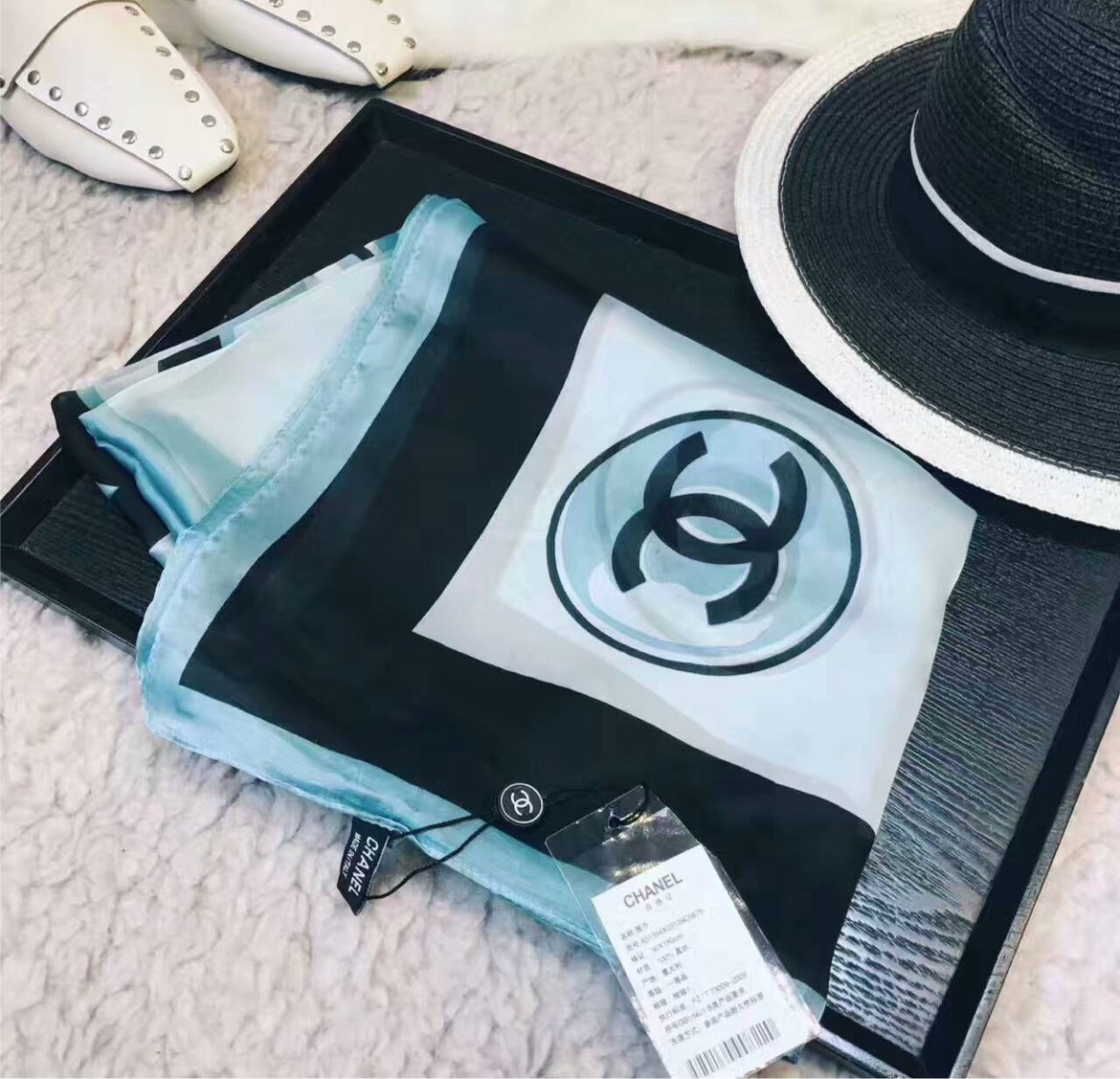 New Chanel woman scarf