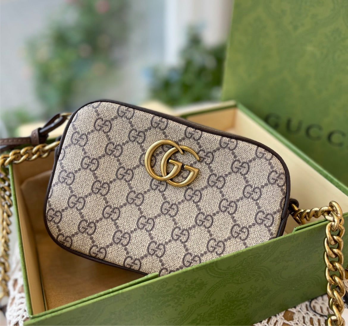 Woman Gucci crossbody
