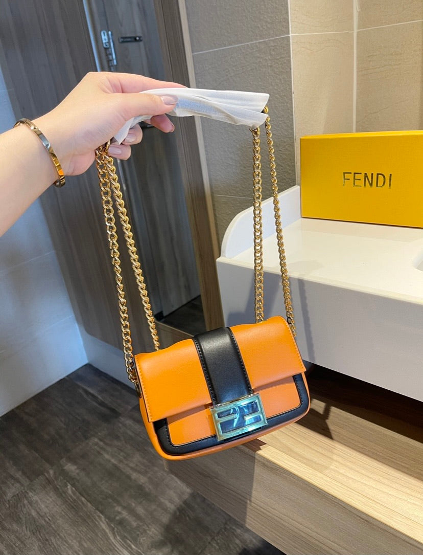 Leather Fendi shoulder Handbag
