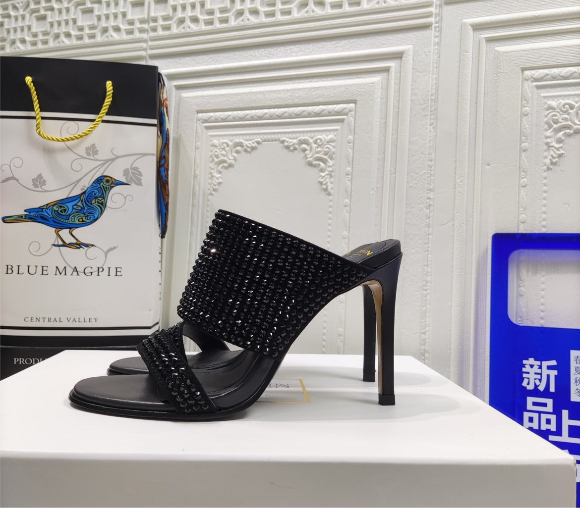 New black Balmain heel