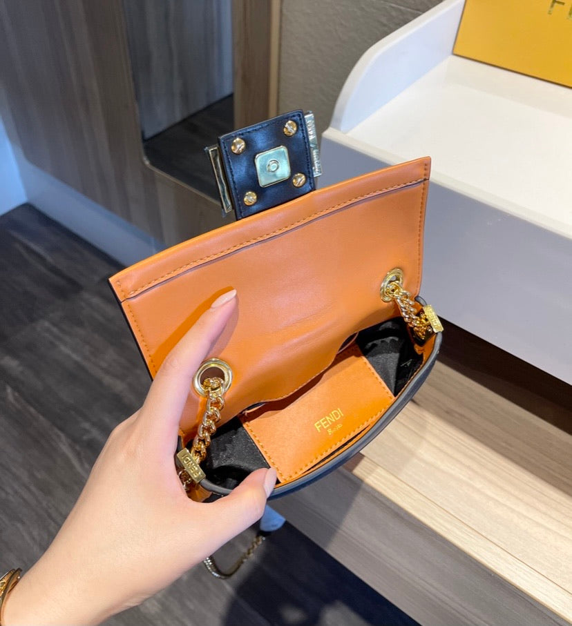 Leather Fendi shoulder Handbag