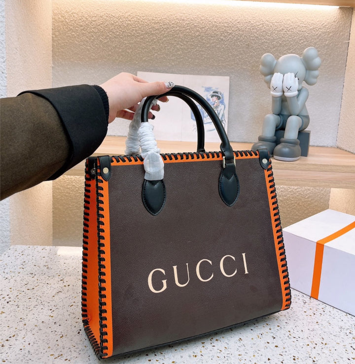 Large Gucci woman shoulder bag