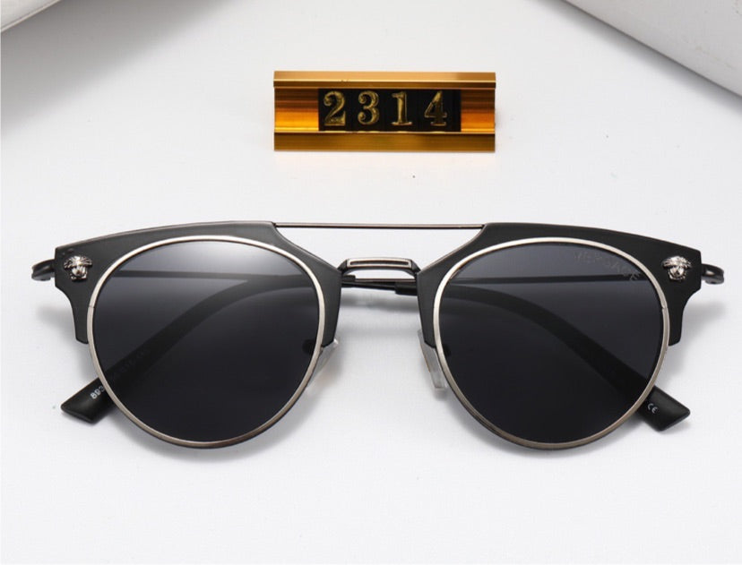 Versace shades woman