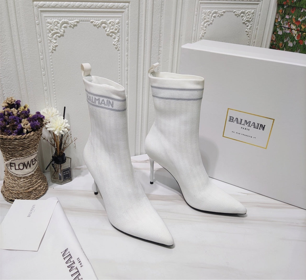 White Balmain woman boots