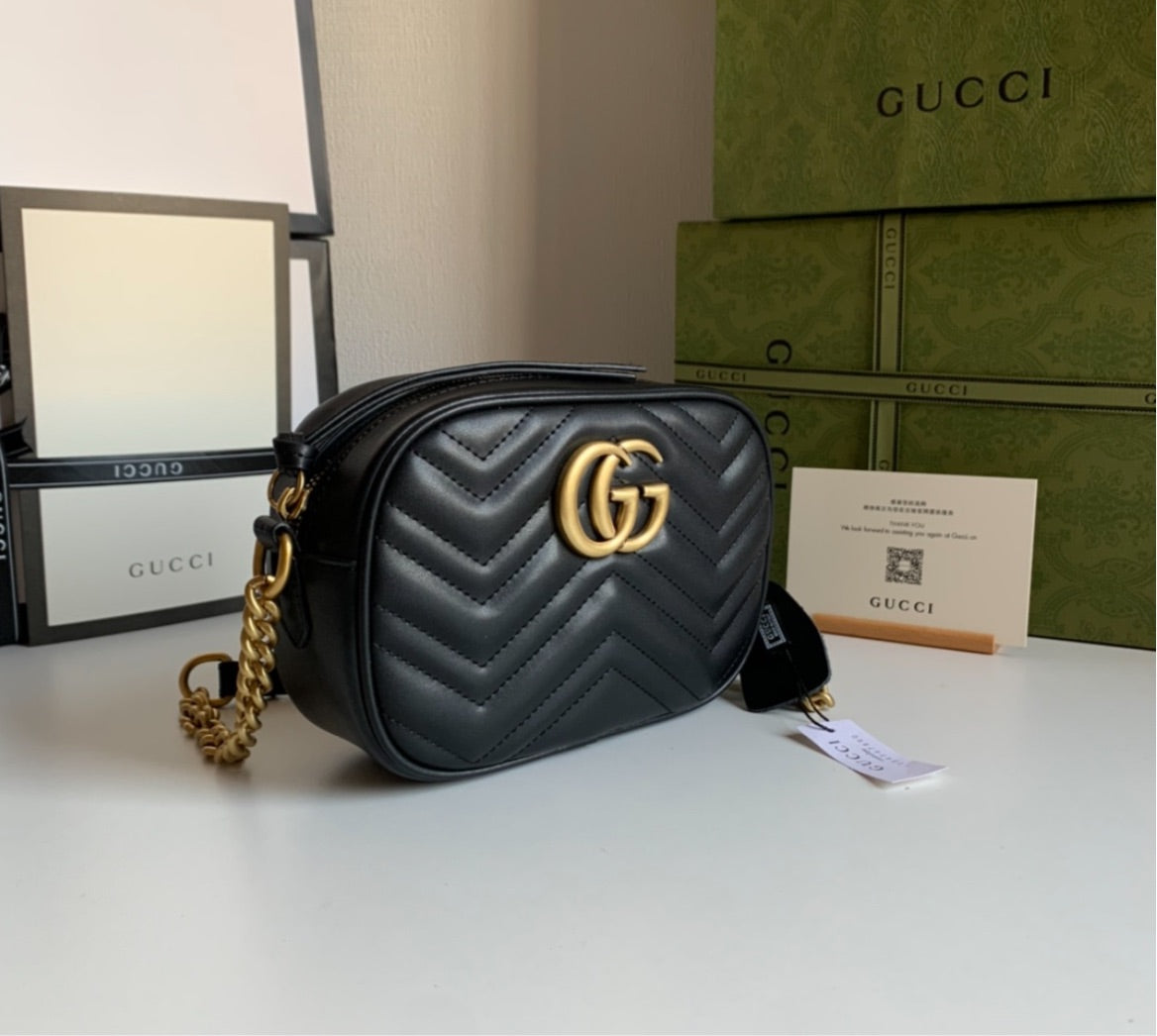 Woman Gucci shoulder handbag