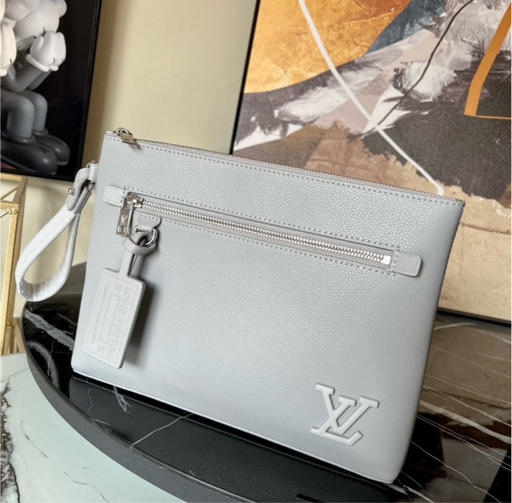 New LV aerogram iPad