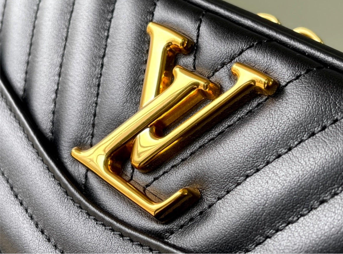 New woman LV crossbody/shoulder handbag