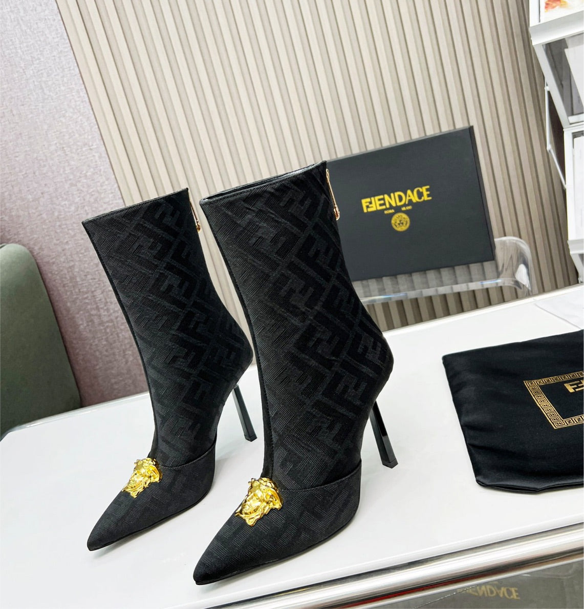 New Fendi woman Boots