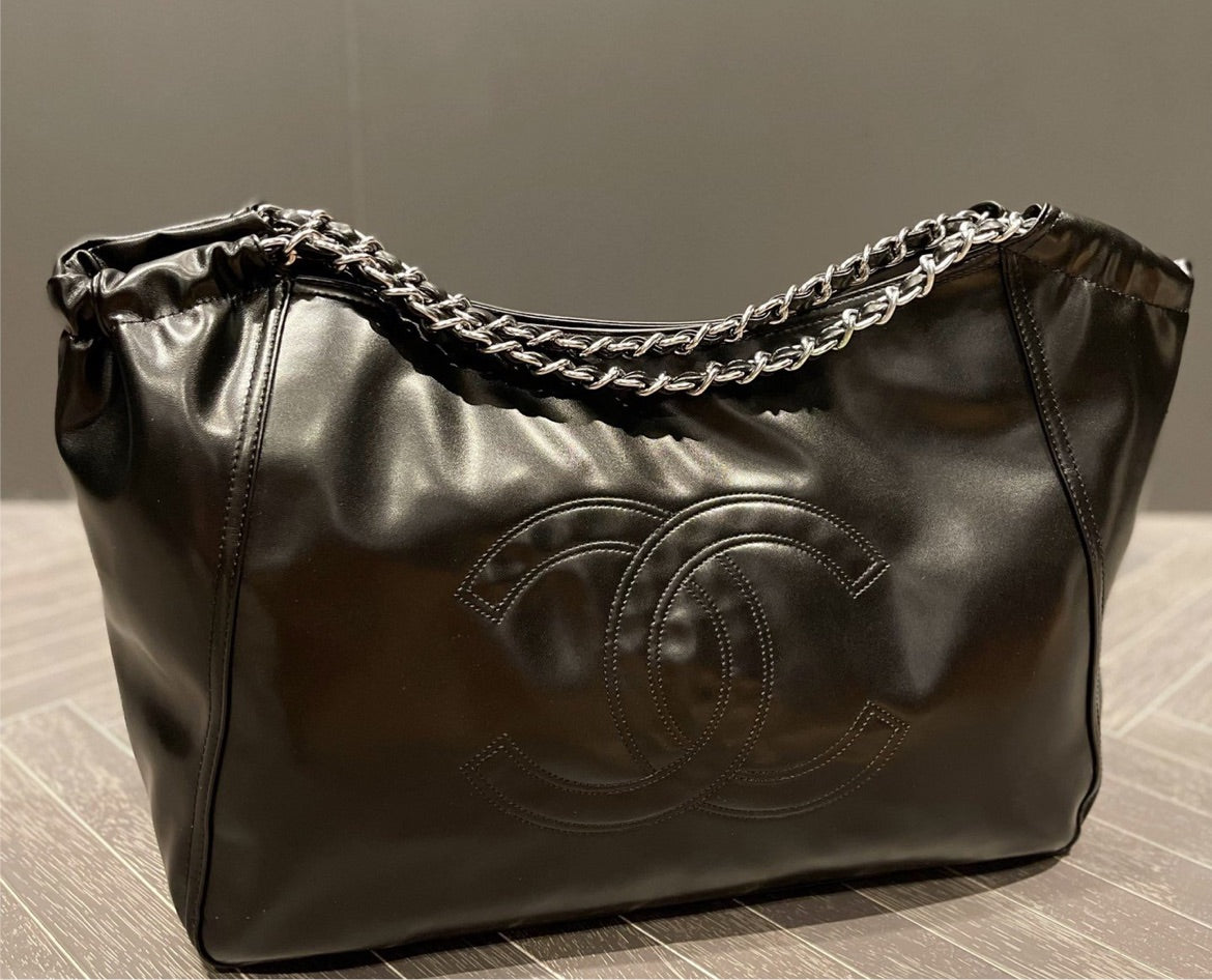 Woman Chanel  new shoulder bag