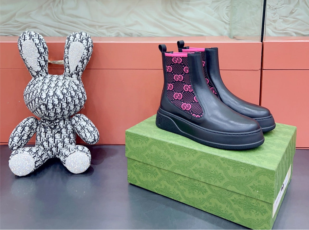 New Woman Gucci boots 22