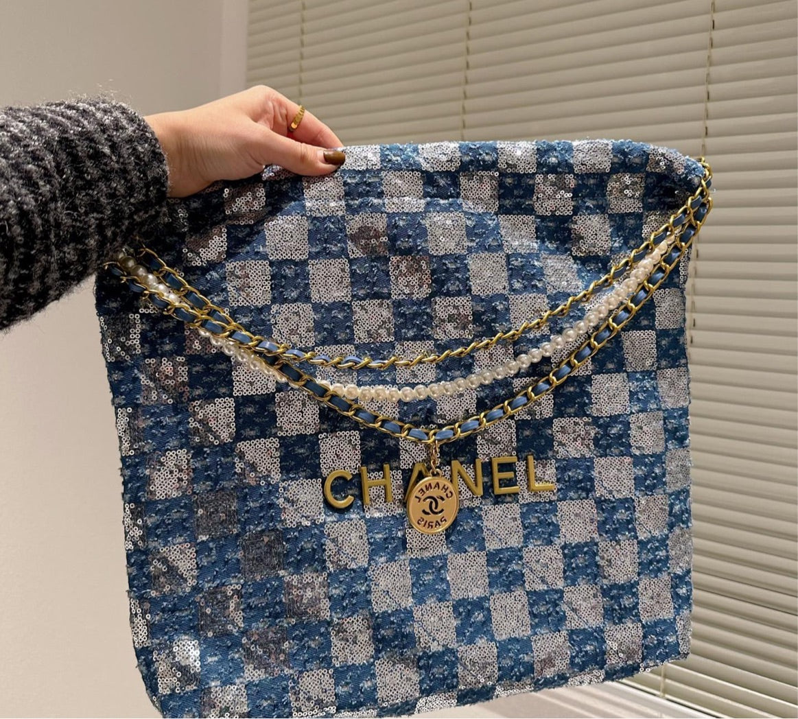 New Chanel woman bag