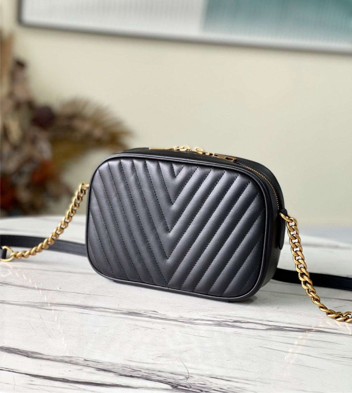 New woman LV crossbody/shoulder handbag