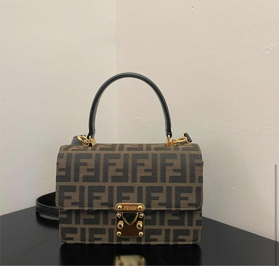 Brown woman Fendi shoulder handbag