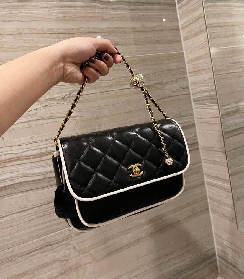 Chanel ladies shoulder handbag