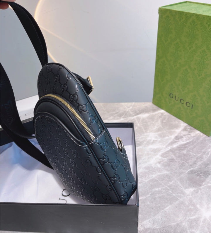 Gucci one shoulder Bag