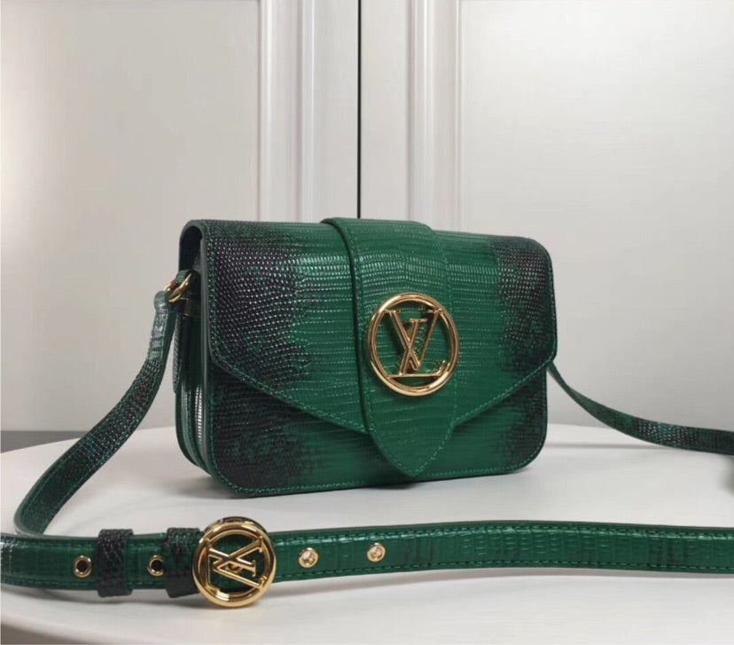 New LV woman shoulder handbag