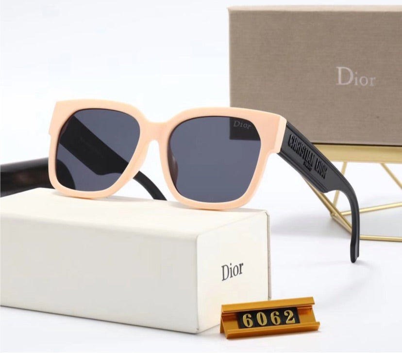 New Dior woman sunglasss