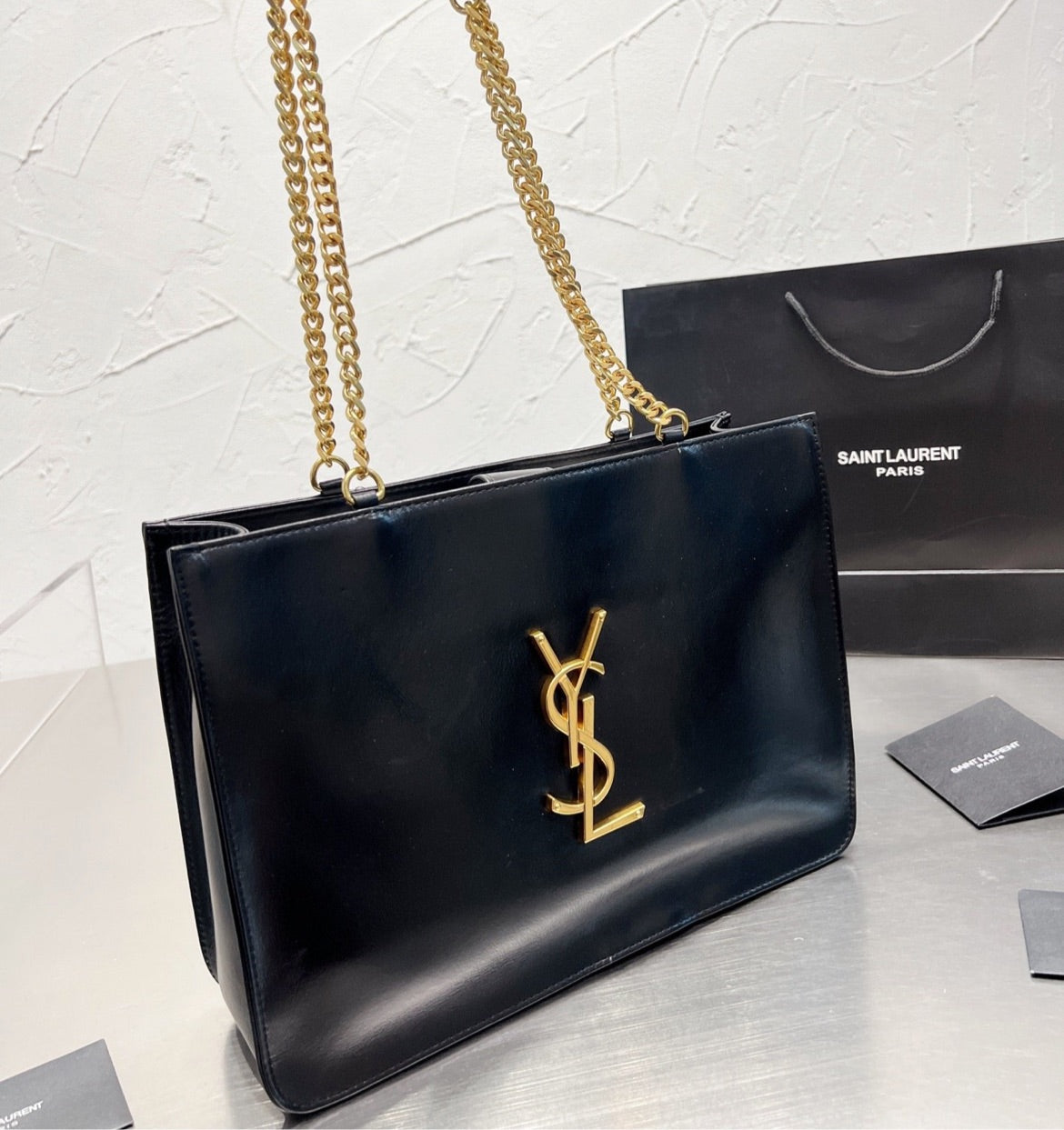 New woman Saint Laurent shoulder bag