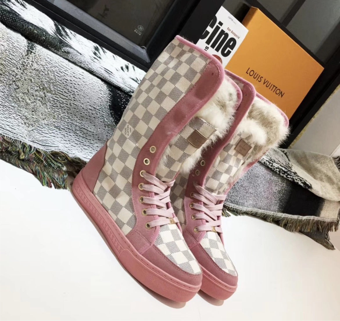 New Louis Vuitton woman Fur boots